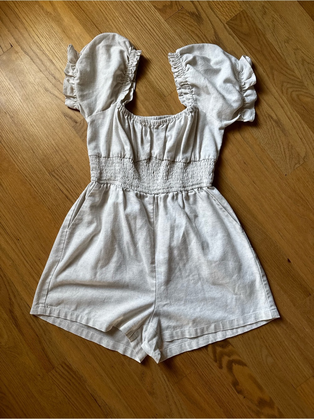 Princess Polly Cream lightweight Romper with ruffle/puff sleeve